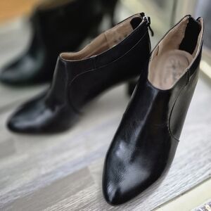 NWOT Life Stride Sleek Black Ankle Booties